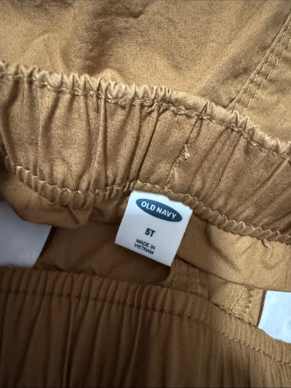 Old Navy Men's Flat Front Drawstring Shorts in Rust Brown